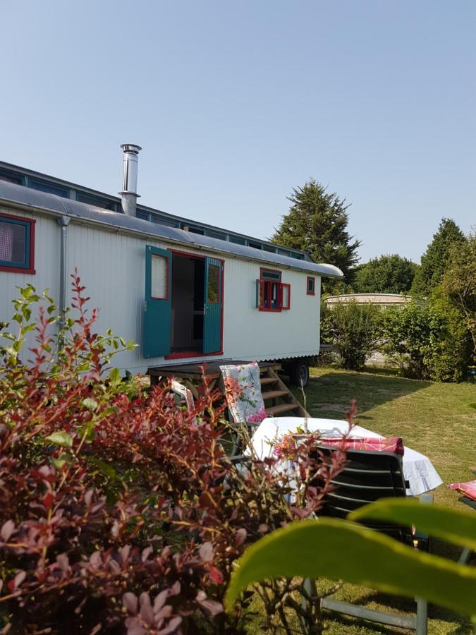 Villa Gezellig Pipowagen In Oostvoorne Exterior foto